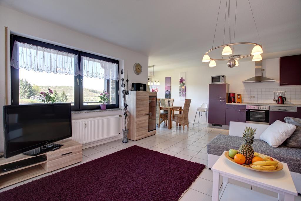 Ferienwohnung Seeblick Schalkenmehren Pokoj fotografie