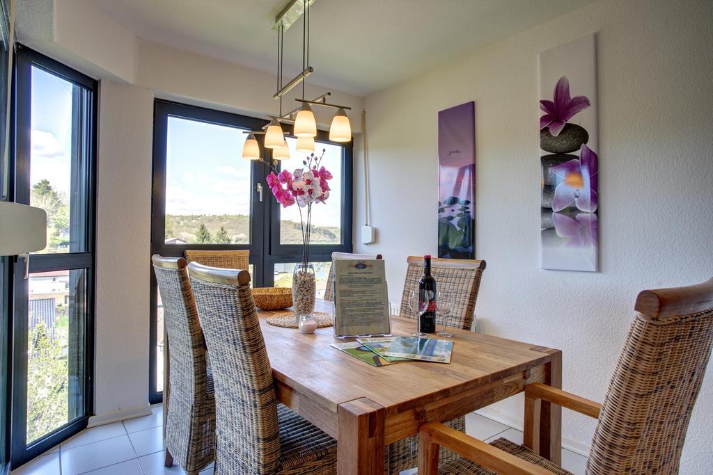 Ferienwohnung Seeblick Schalkenmehren Pokoj fotografie